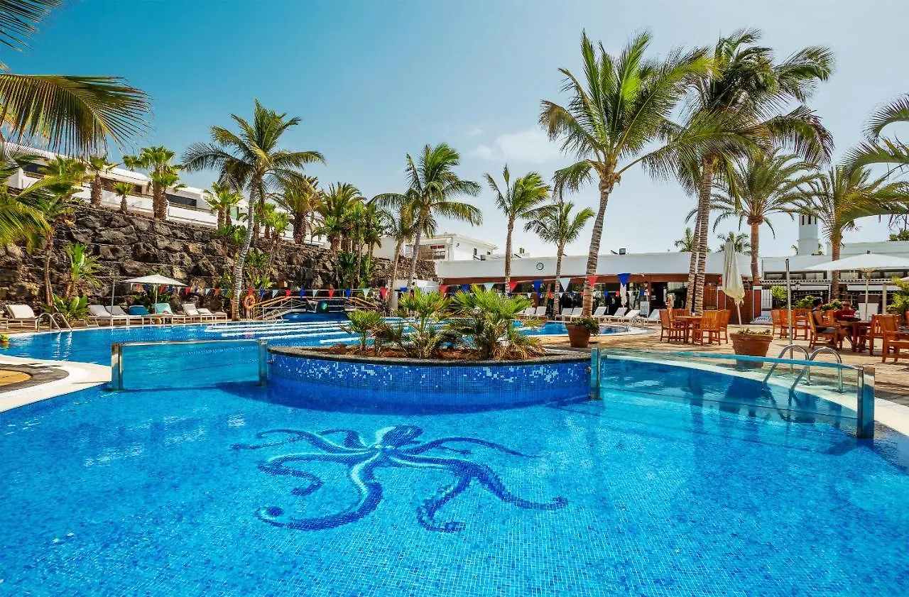 White Volcano Pool, Gym And Activities In Sport Center Fariones Included Puerto del Carmen  0*, Puerto del Carmen (Lanzarote)