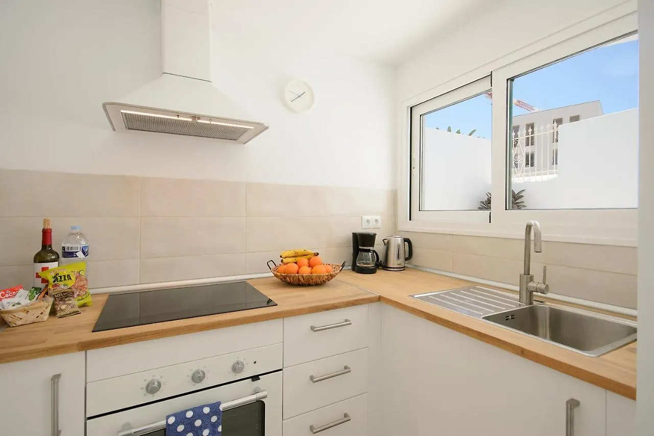 Holiday home White Volcano Pool, Gym And Activities In Sport Center Fariones Included Puerto del Carmen  Spain